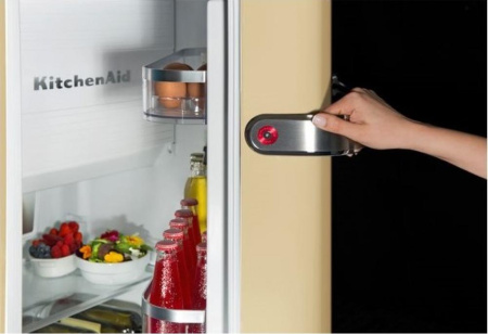 Холодильник KitchenAid KCFMA 60150R