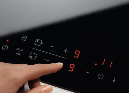 Варочная поверхность Electrolux CEE 6432 KX